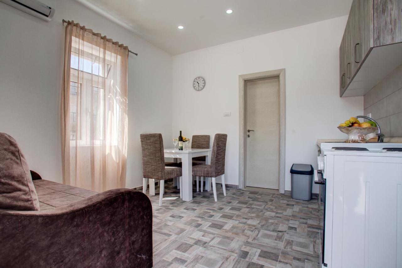 Starfish Accommodation Tivat Exterior foto
