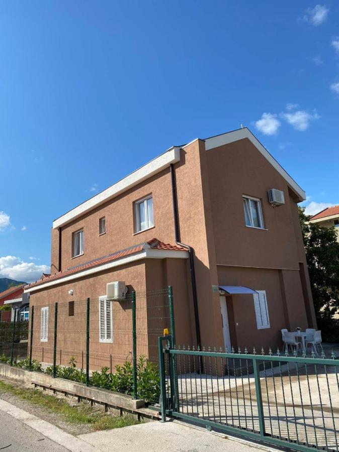Starfish Accommodation Tivat Exterior foto